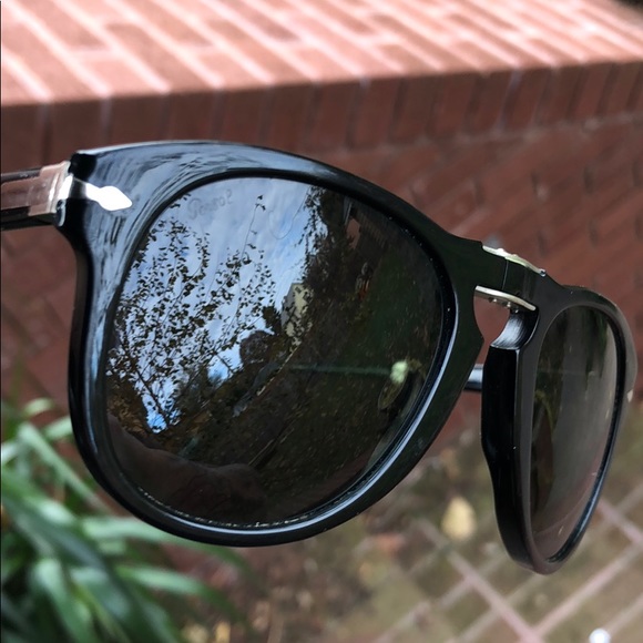 Persol 0714 Gloss Black Sunglasses - Picture 6 of 7
